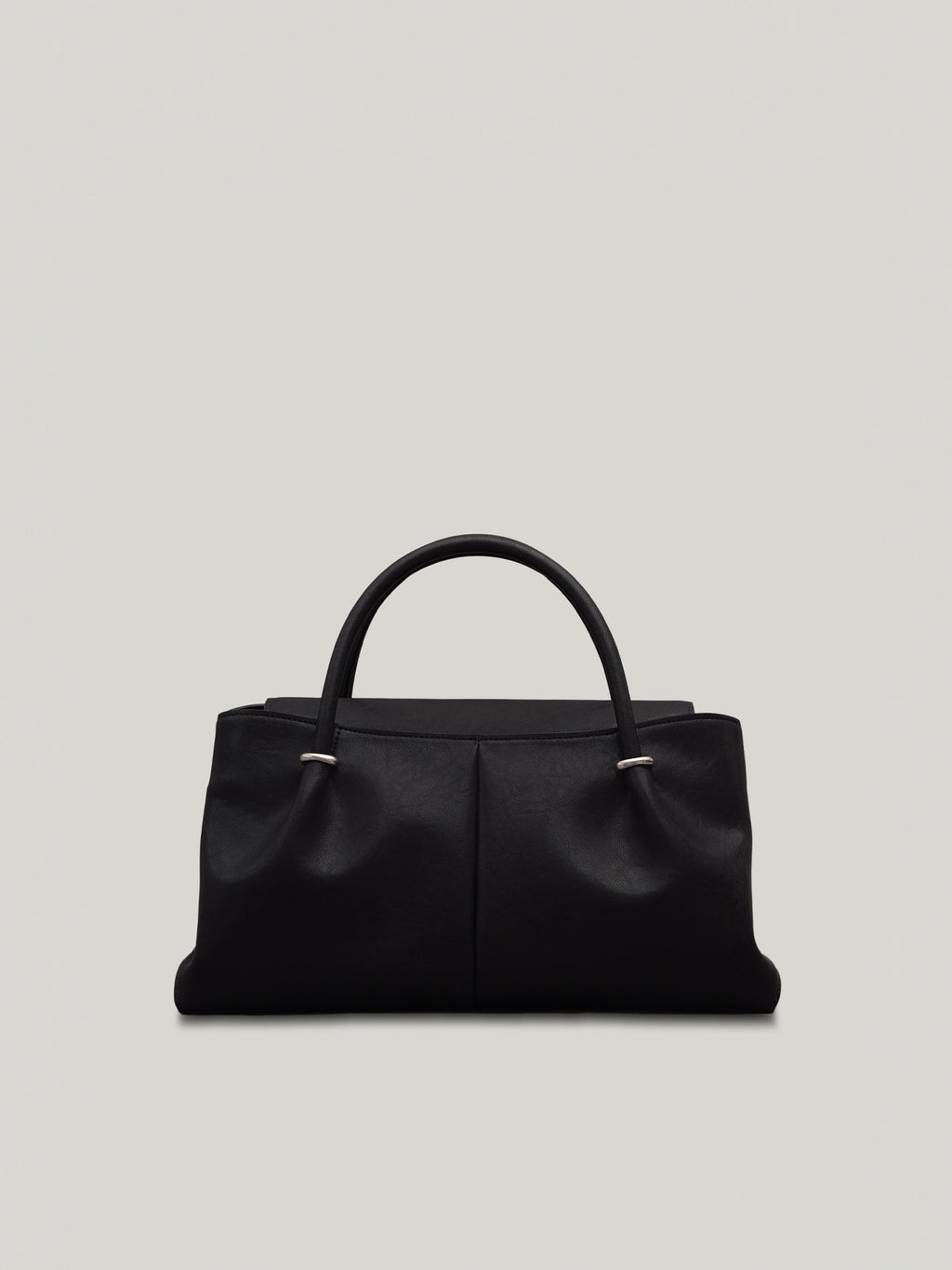 ANNEAU FLAP BAG (SOFT BLACK)