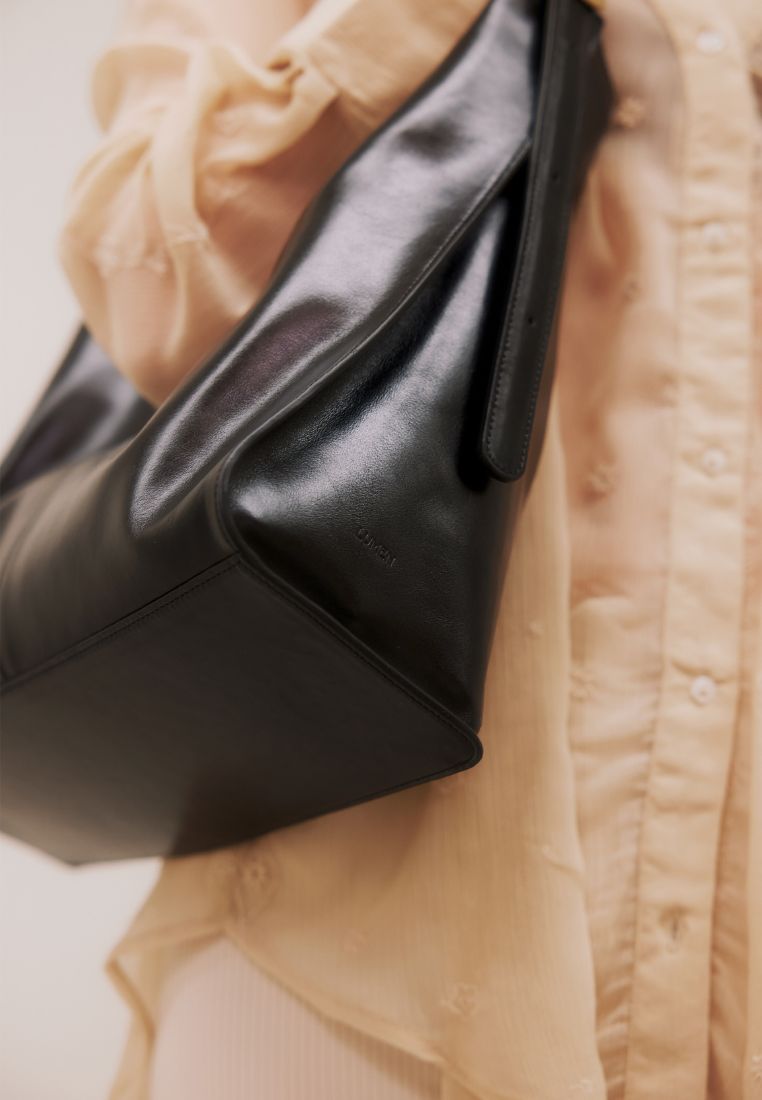 ARETE BAG (SOFT BLACK)