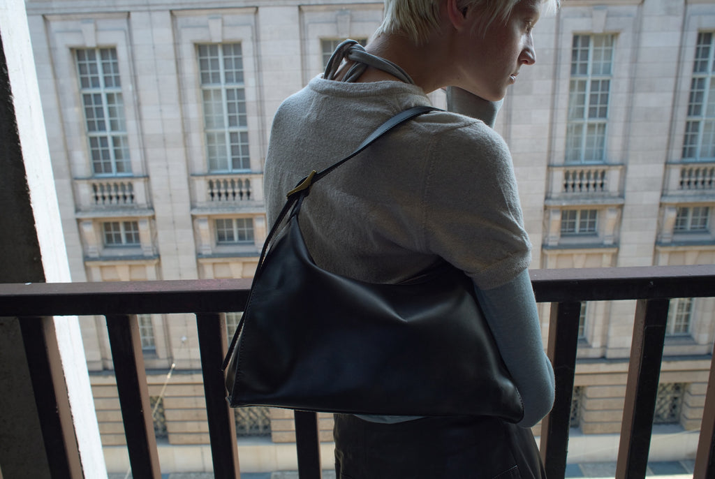 ARETE DEMI BAG (SOFT BLACK)