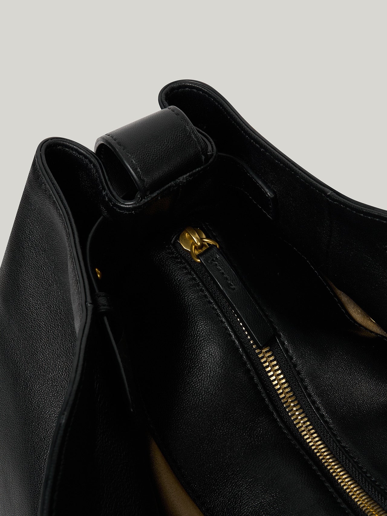 BRISE BAG (SOFT BLACK)