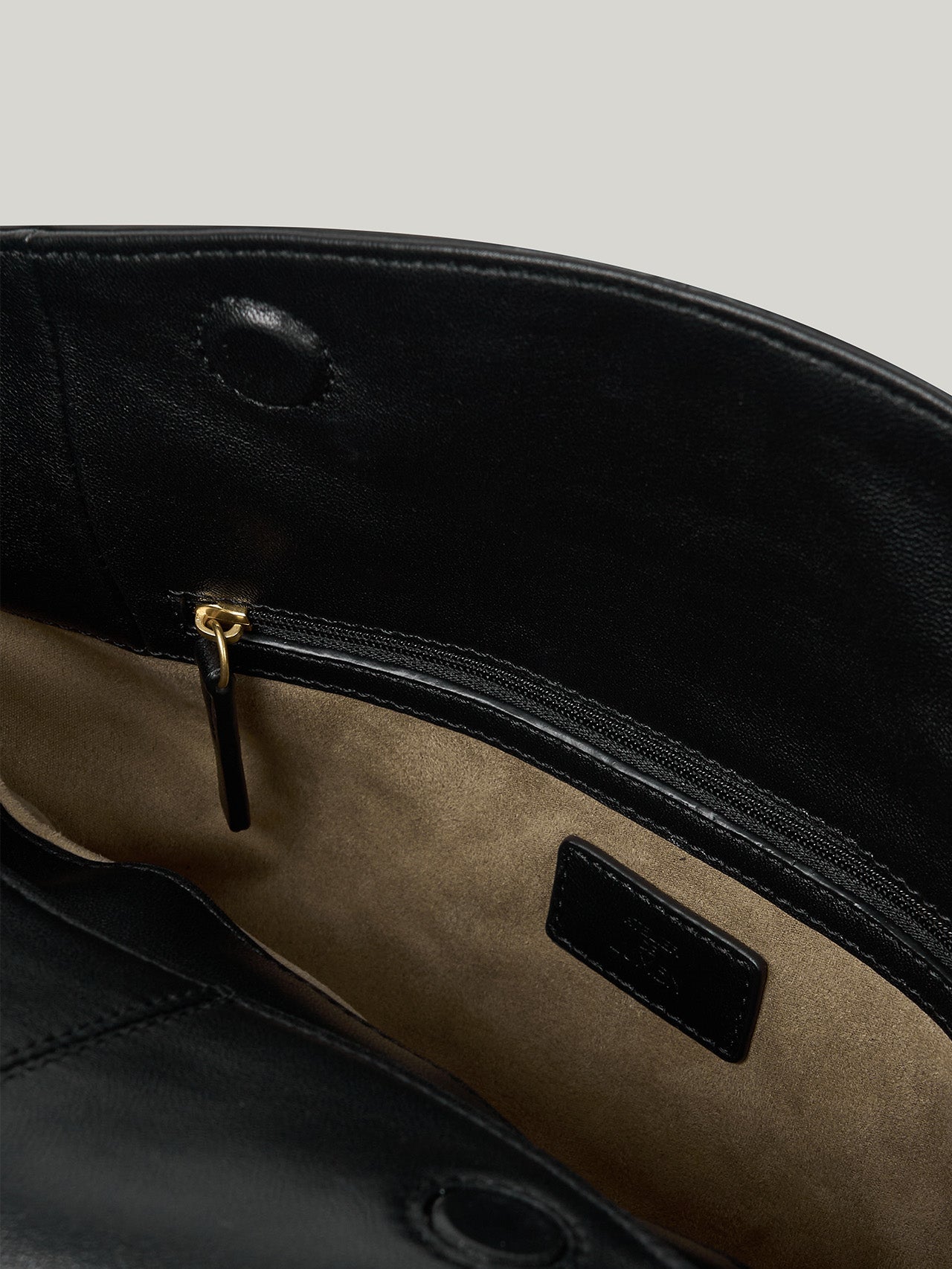 BRISE BAG (SOFT BLACK)