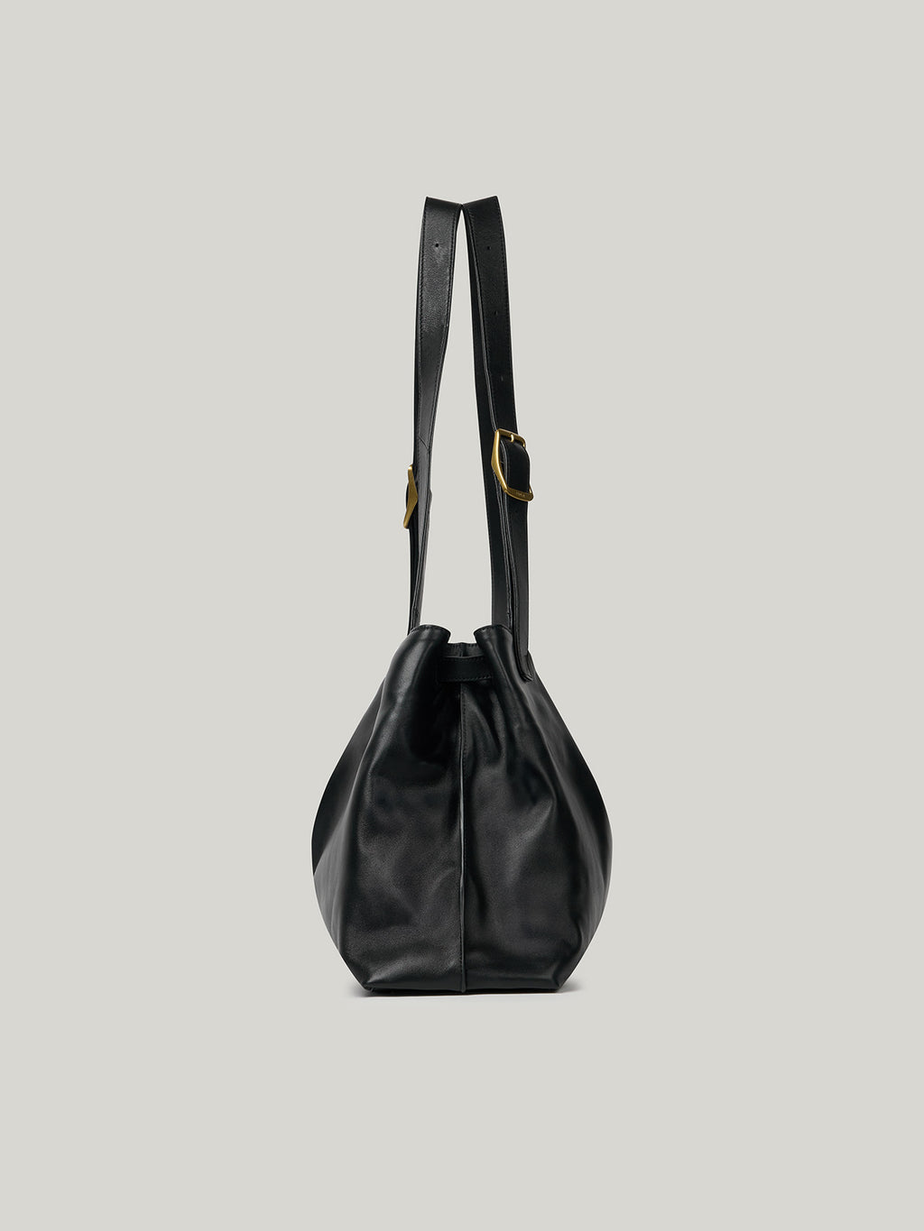 BRISE GRAND BAG (SOFT BLACK)