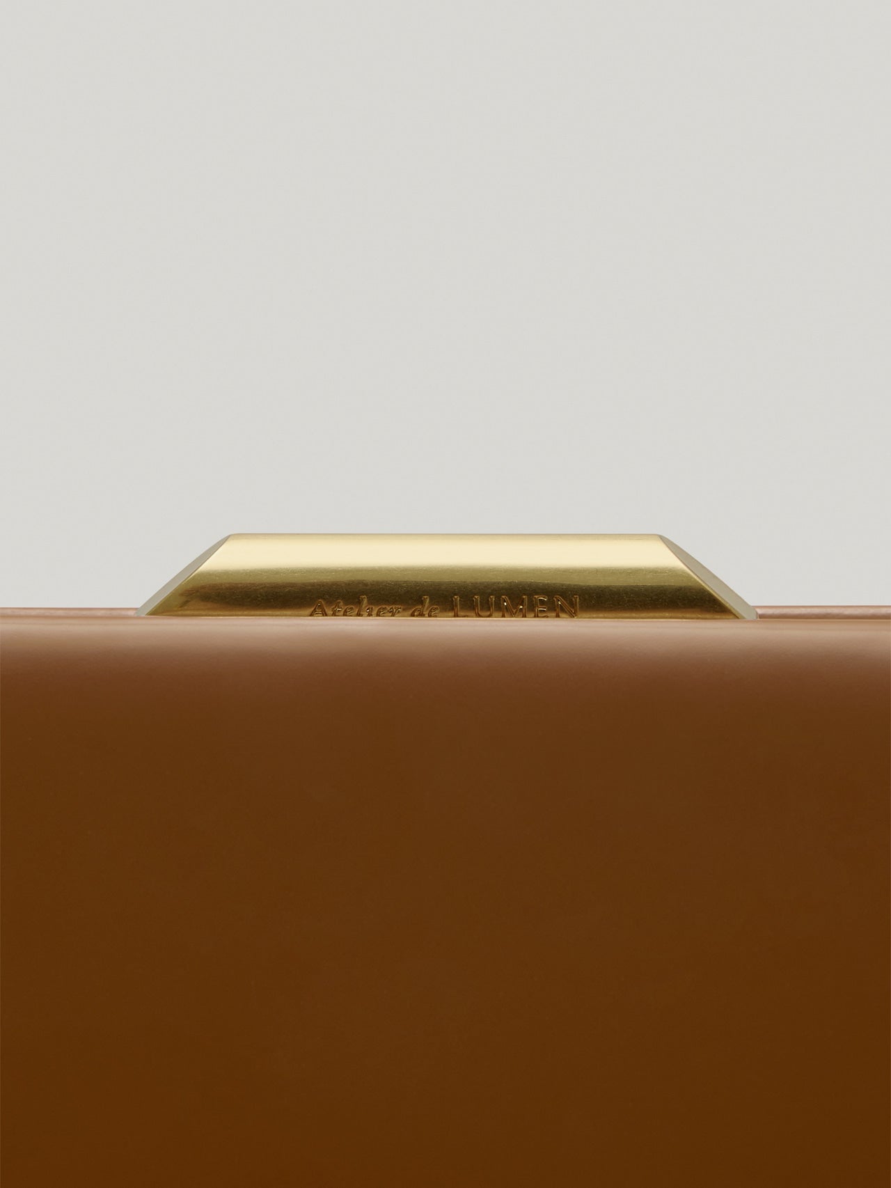 LUNE FORME BAG (COGNAC BROWN)