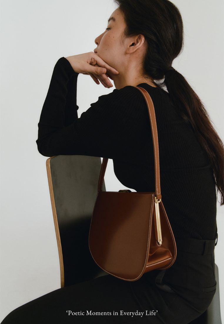 LUNE FORME BAG (COGNAC BROWN)