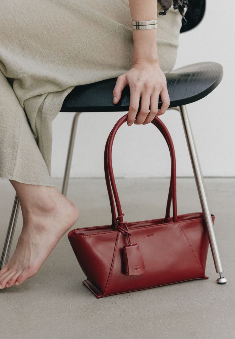 MONIQUE SHOULDER BAG (CARMINE RED)