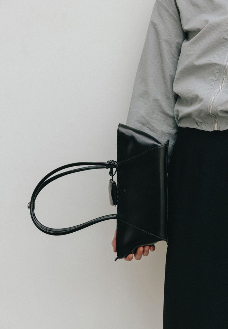 MONIQUE SHOULDER BAG (SOFT BLACK)