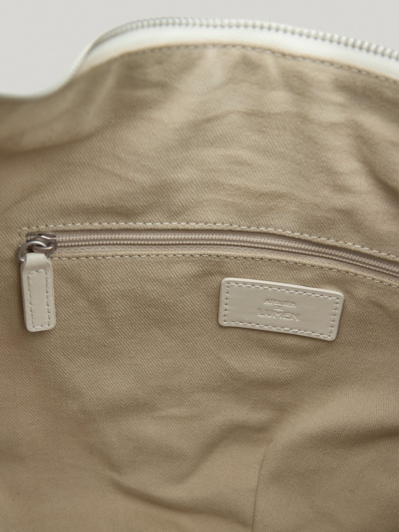 MOSSY HOBO BAG (ECRU WHITE)
