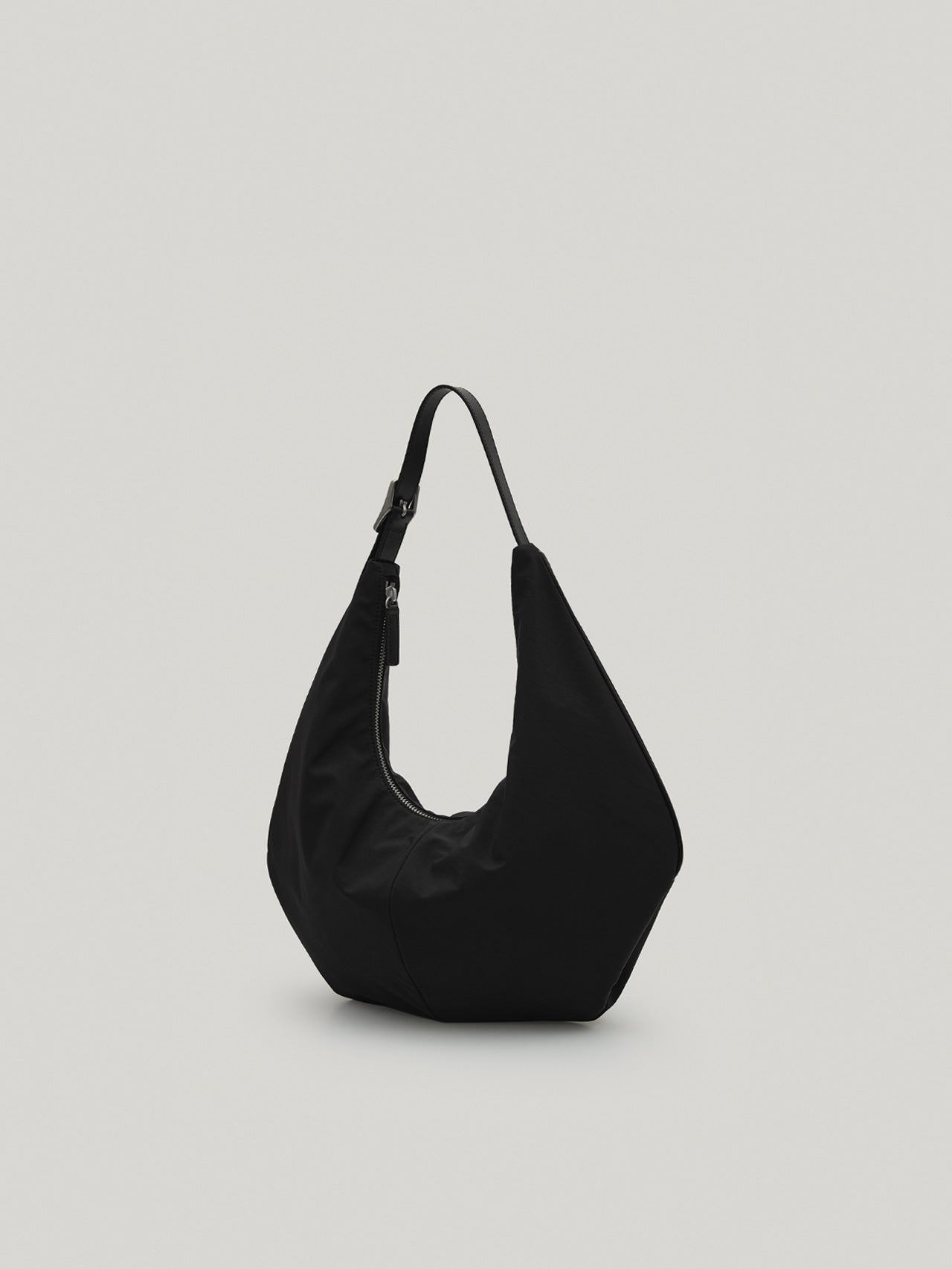 MOSSY HOBO BAG (SOFT BLACK)