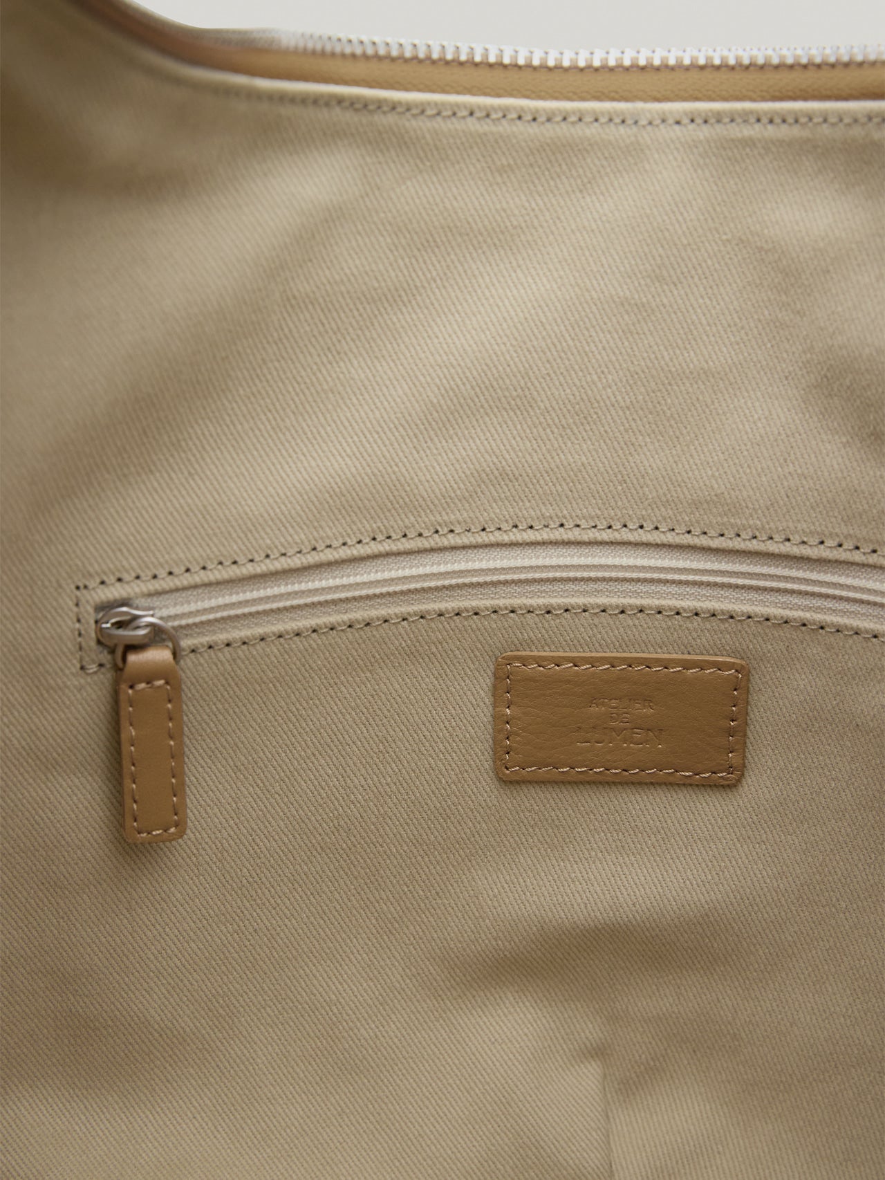 MOSSY HOBO BAG (SUEDE SAND)