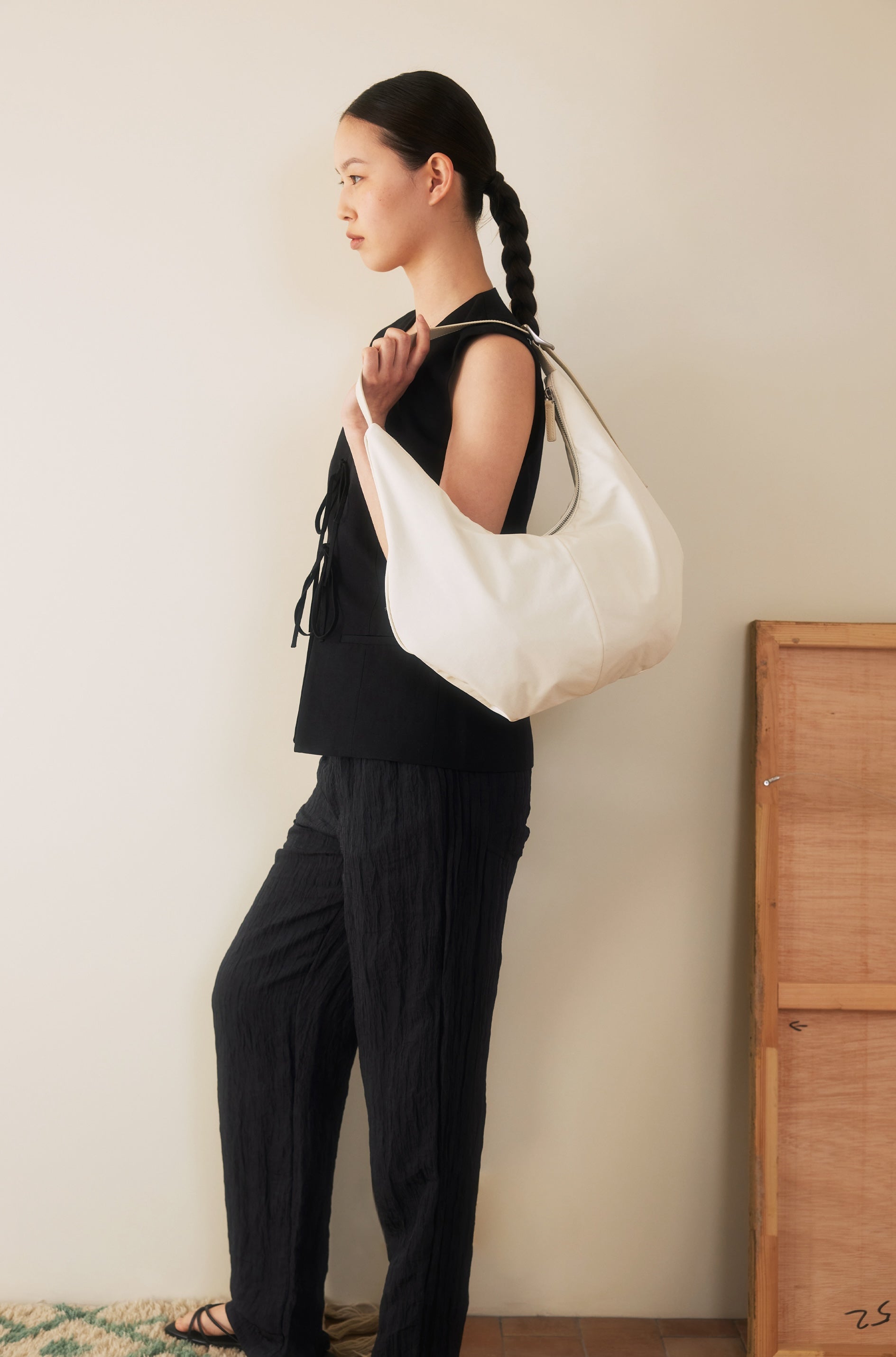 MOSSY HOBO BAG (ECRU WHITE)