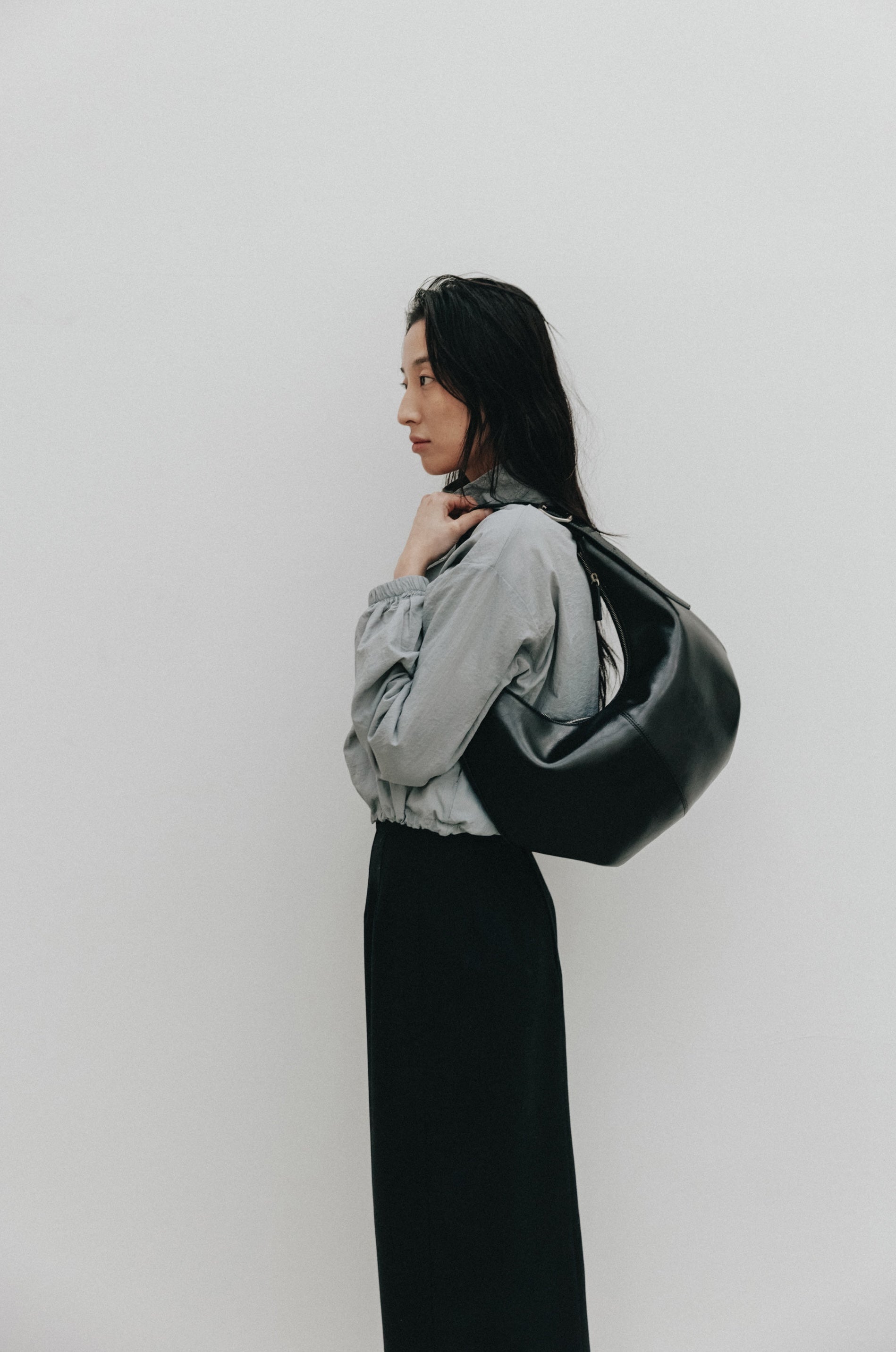 MOSSY HOBO BAG (LEATHER BLACK)