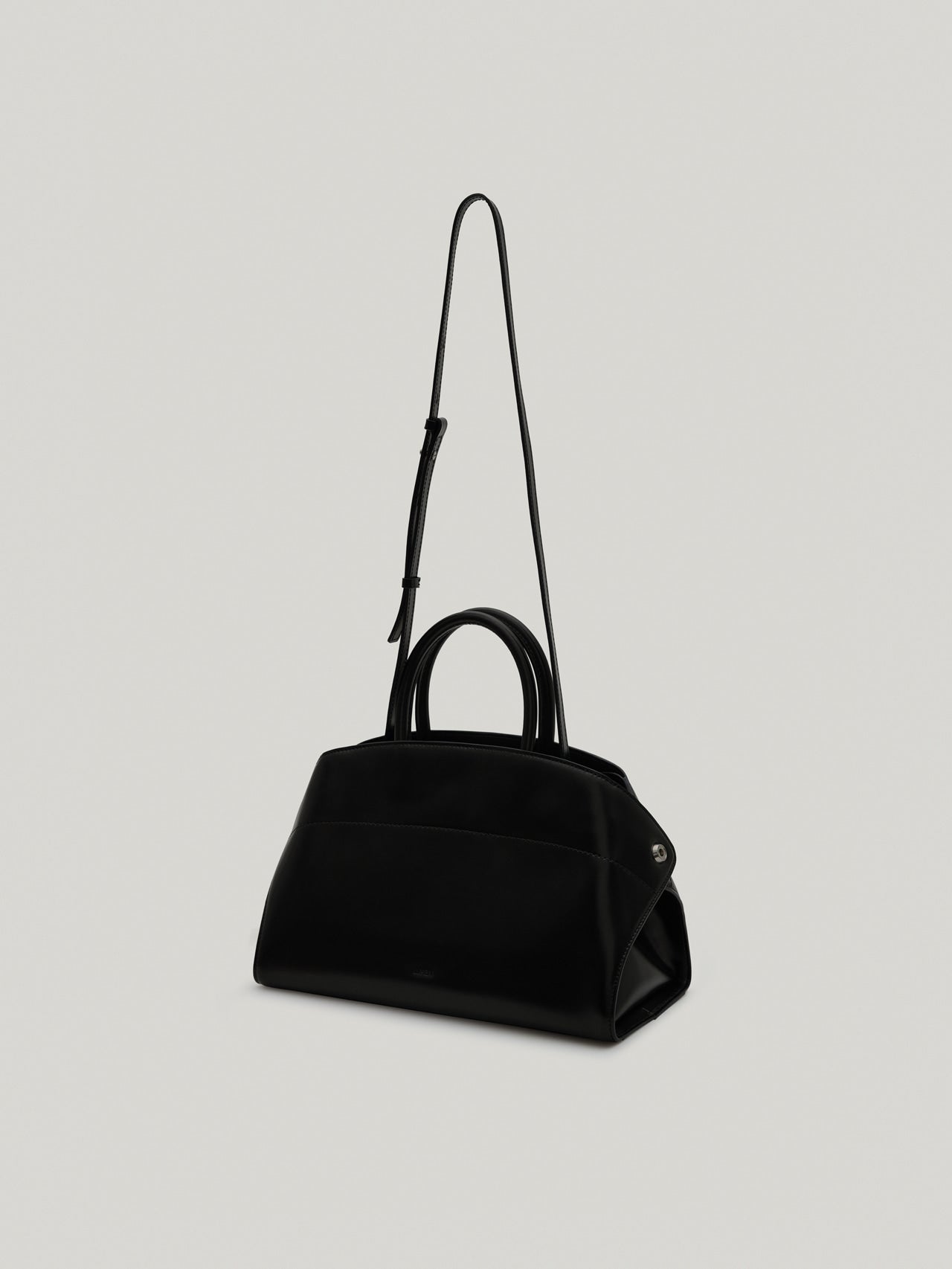 NADEL BAG (SOFT BLACK)