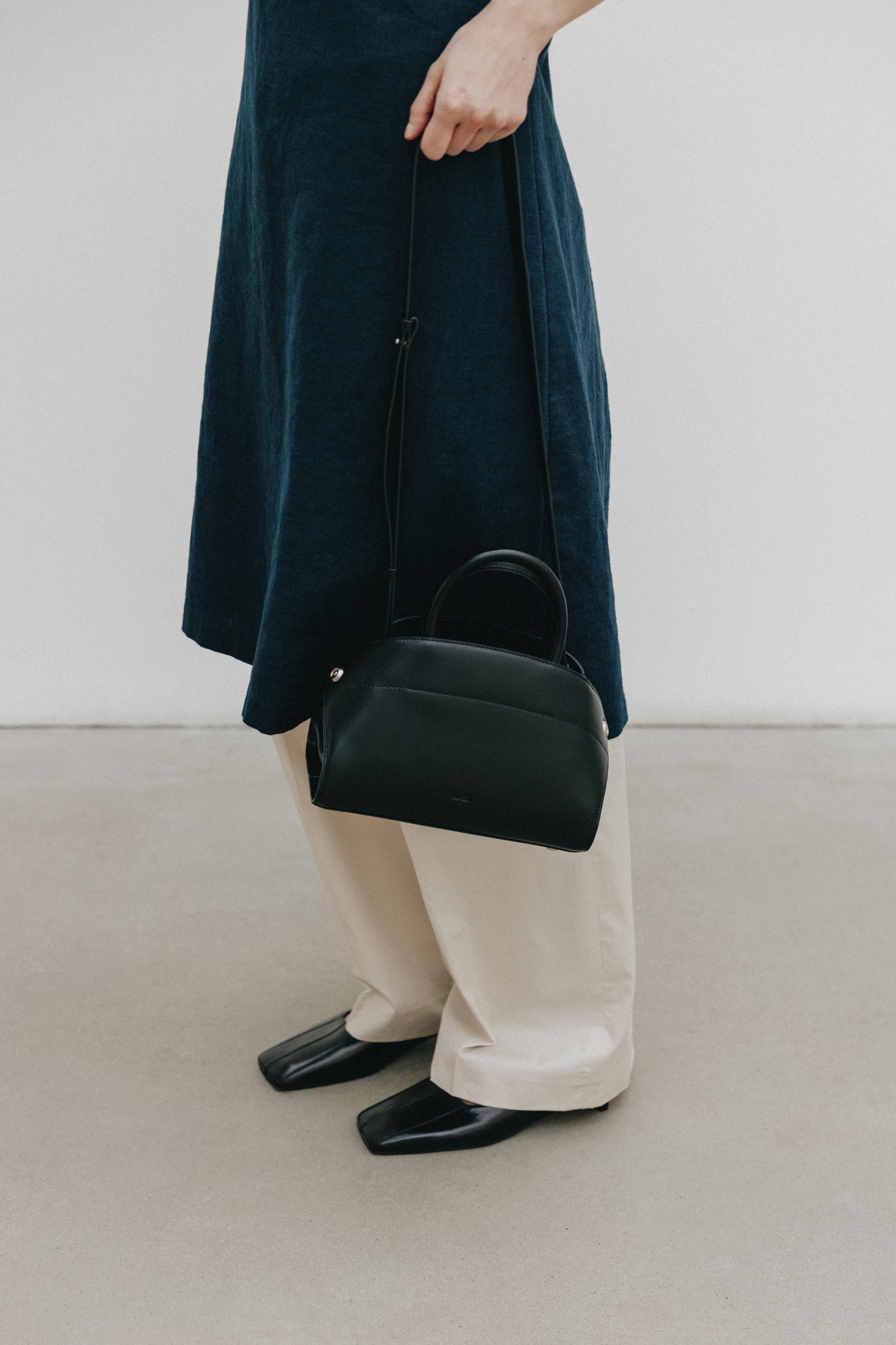 NADEL MINI BAG (SOFT BLACK)