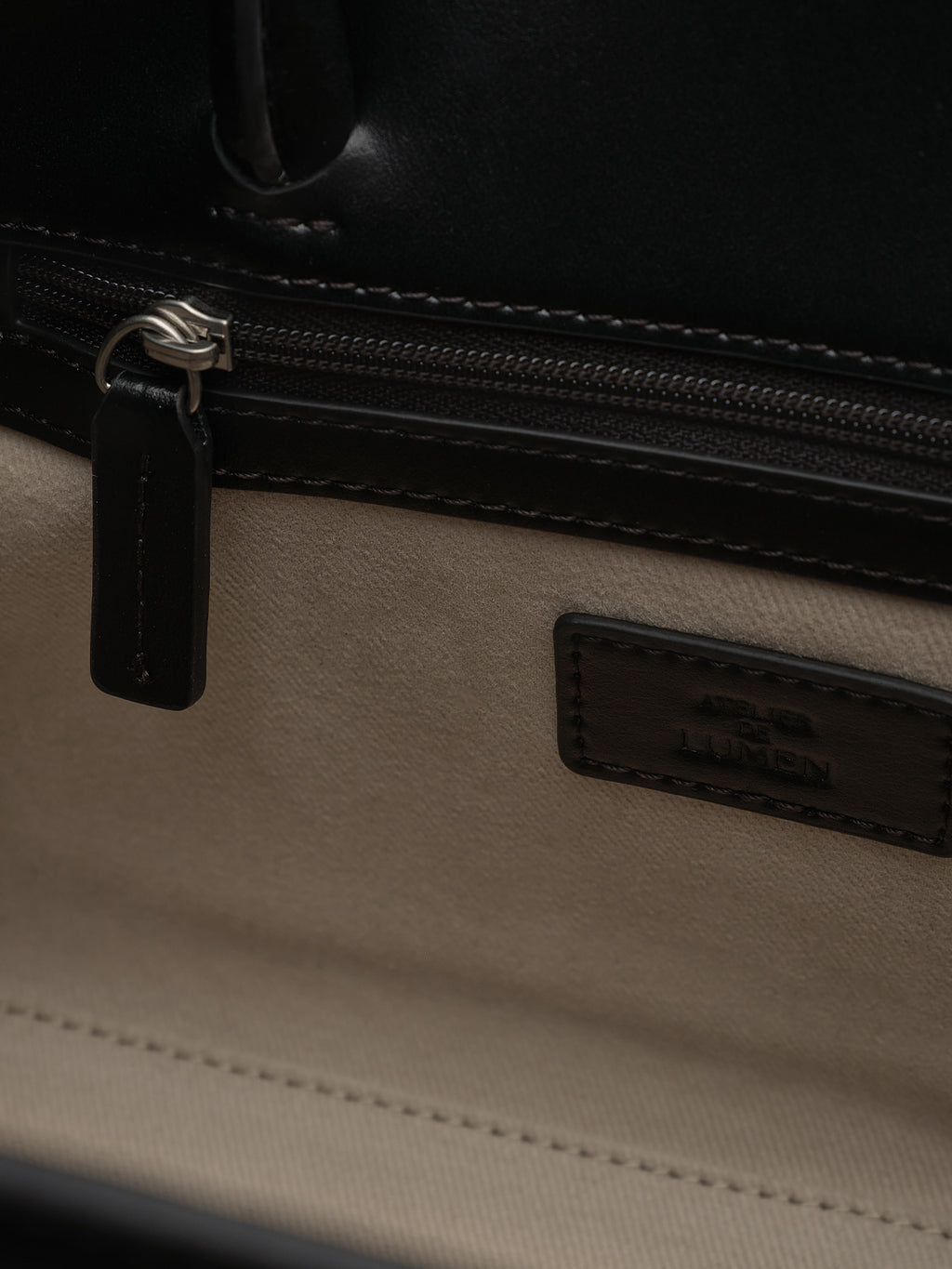 NADEL MINI BAG (SOFT BLACK)