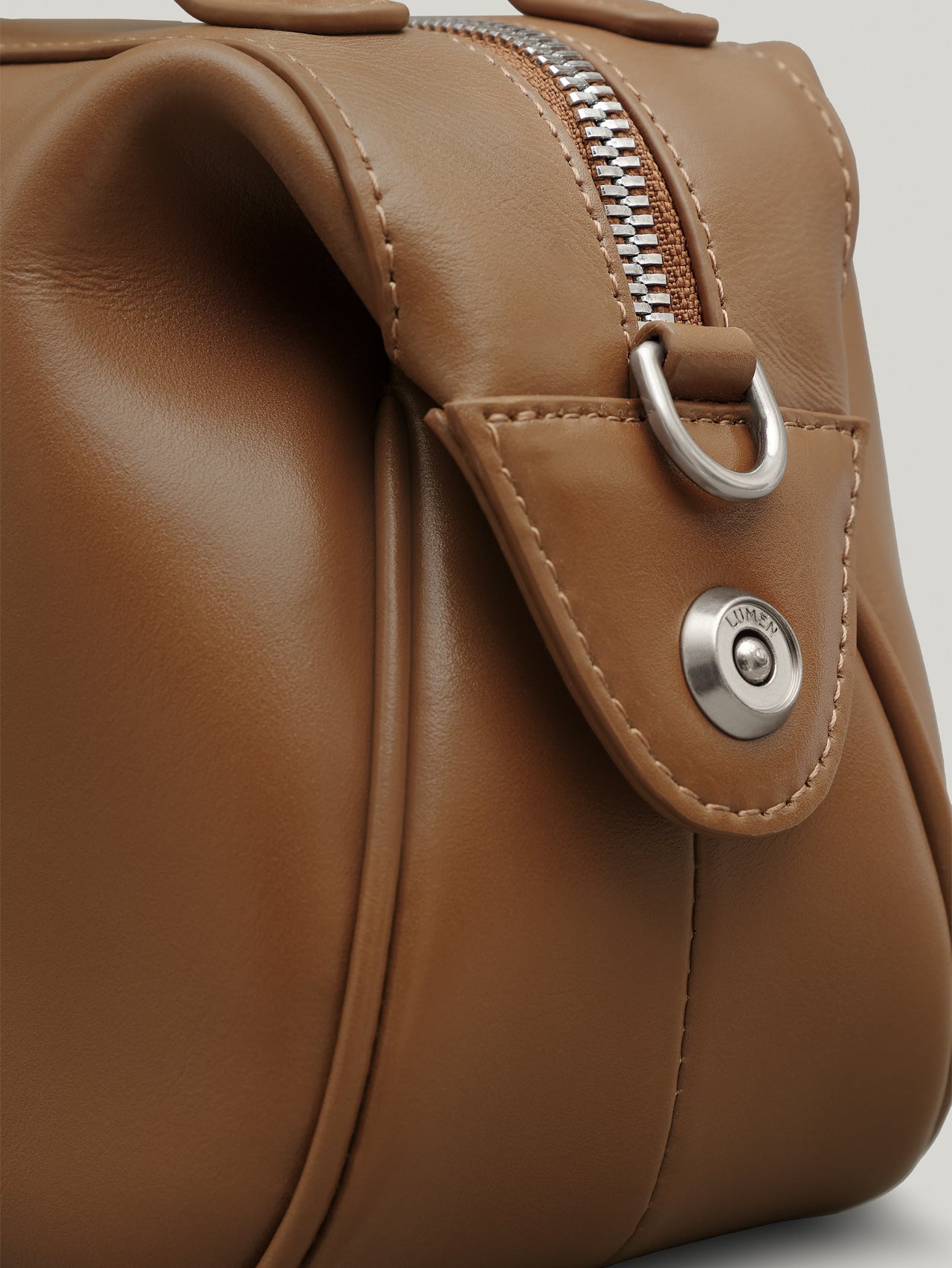 NADEL ZIP TOTE BAG (TAWNY BROWN)