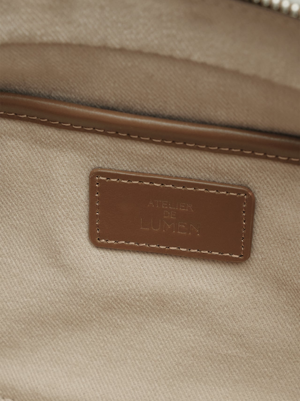 NADEL ZIP TOTE BAG (TAWNY BROWN)