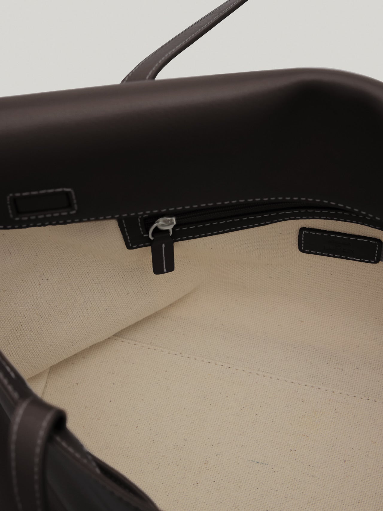 PANIER FLAP BAG (ORGAN BROWN)