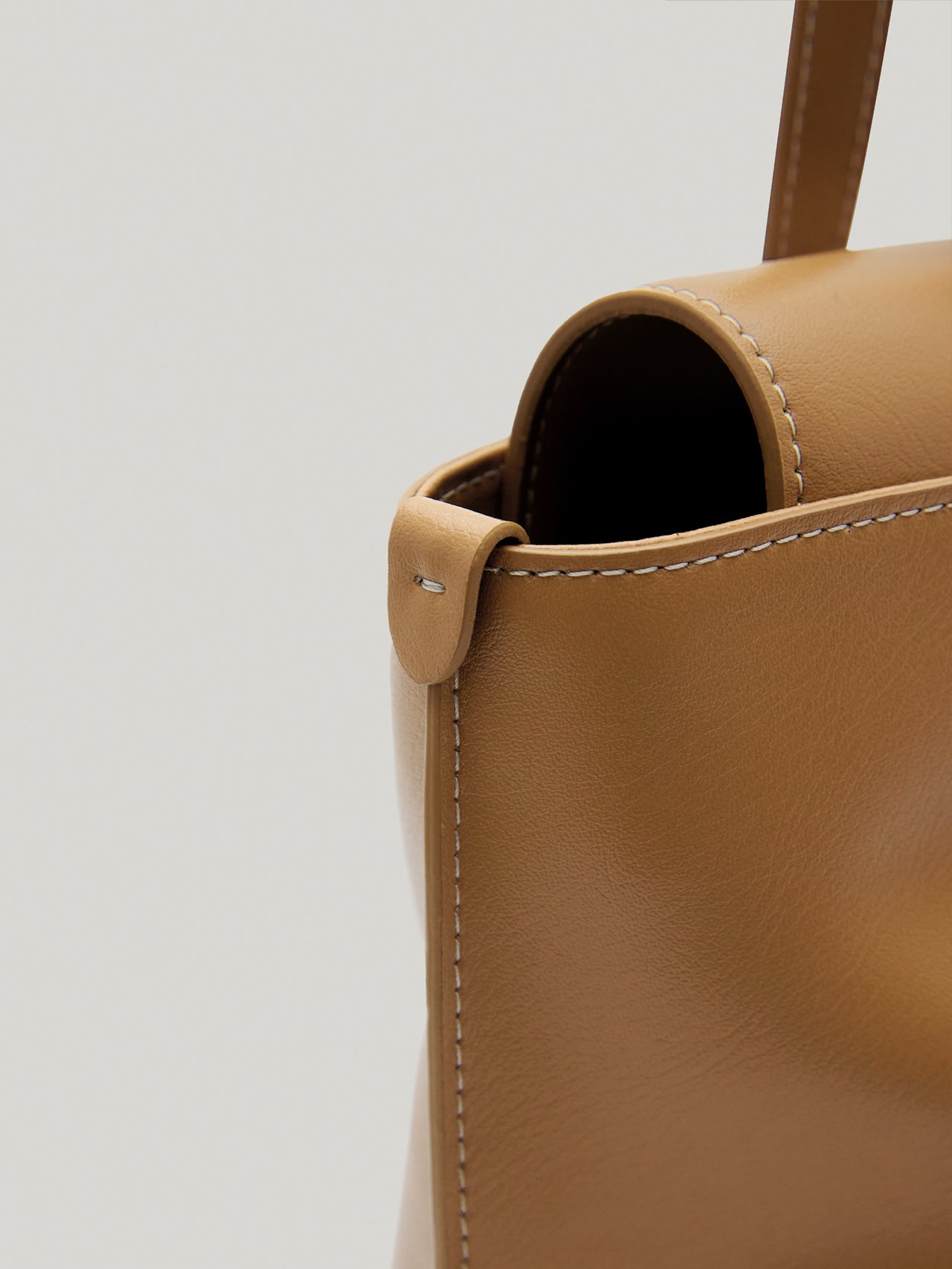 PANIER FLAP BAG (TAN BROWN)
