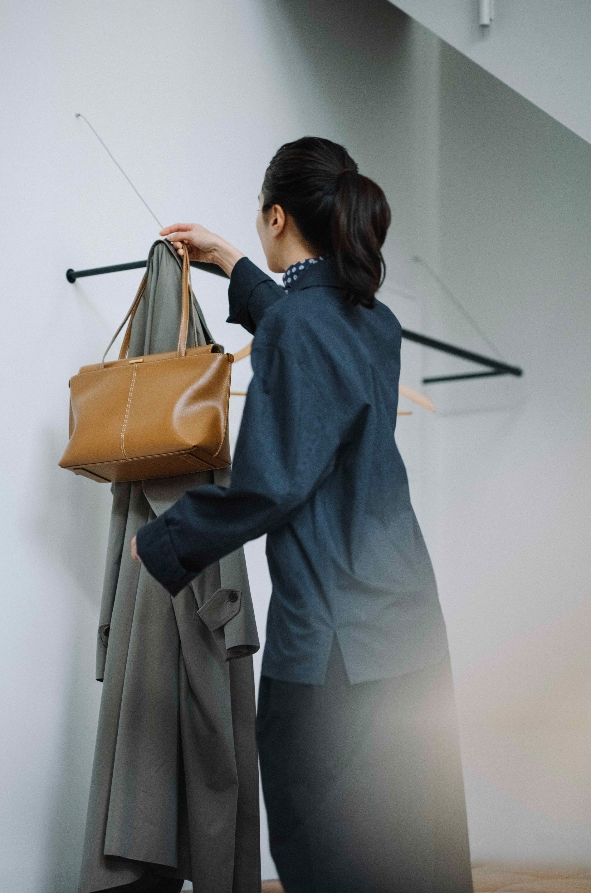 PANIER FLAP BAG (TAN BROWN)