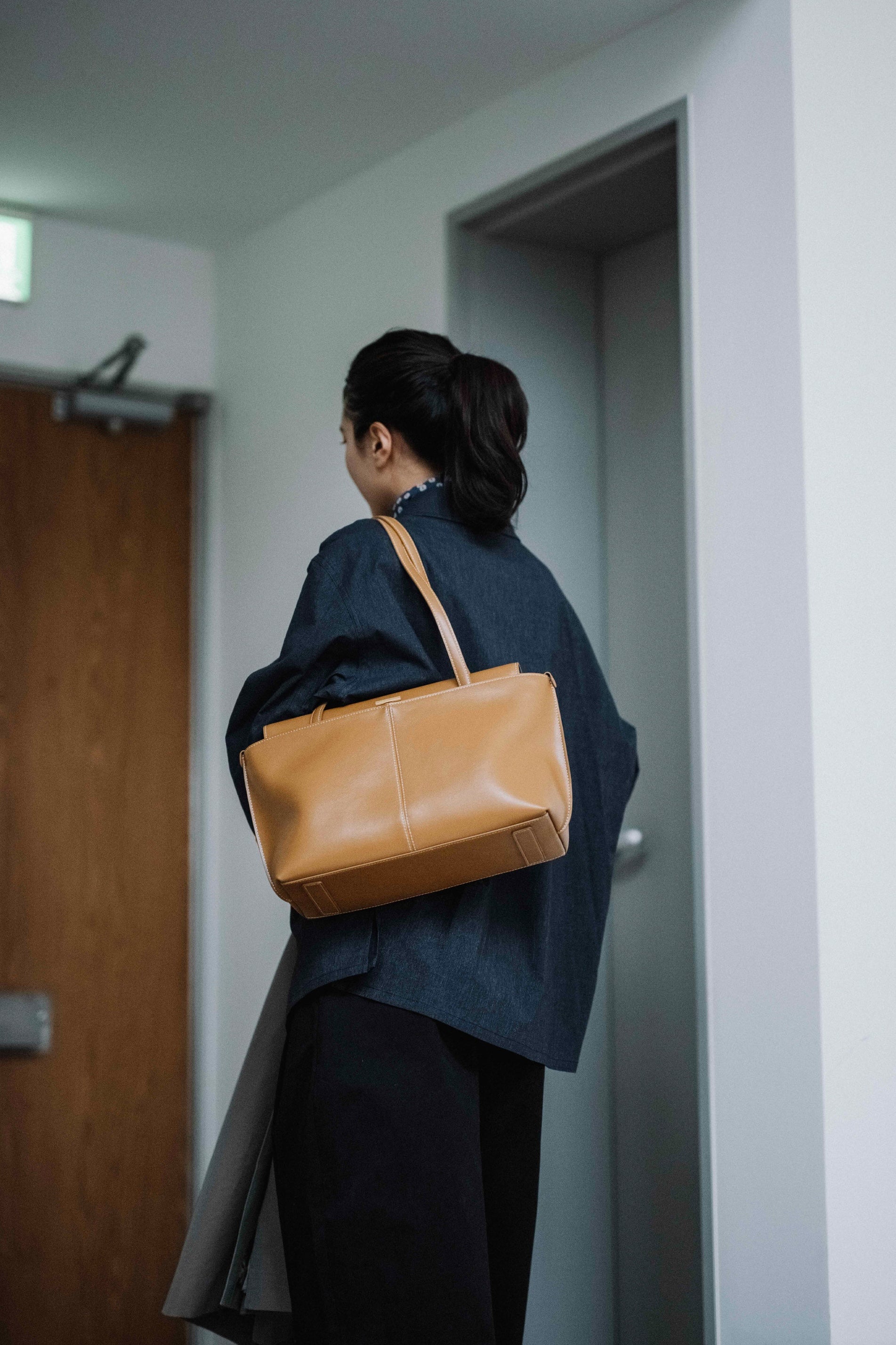 PANIER FLAP BAG (TAN BROWN)