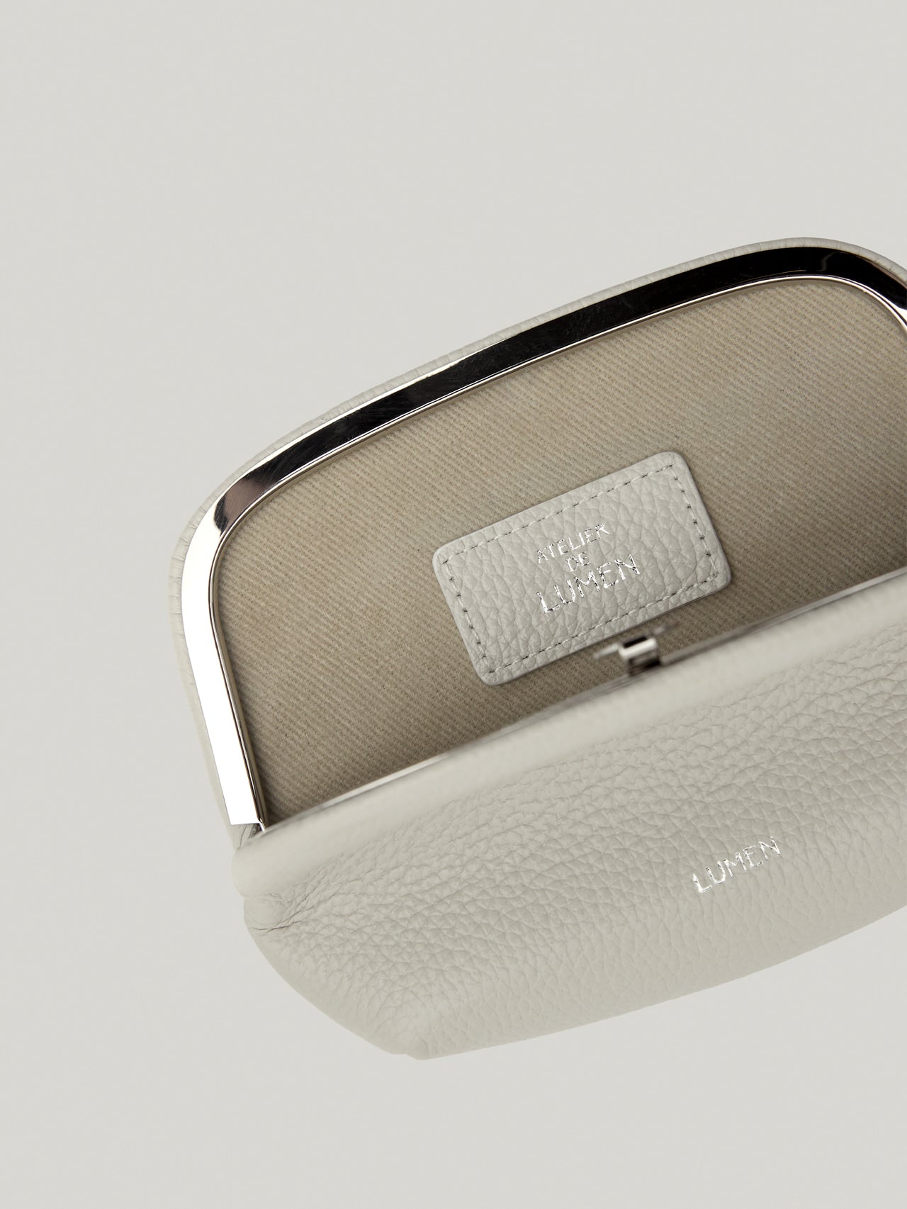 PAVE FRAME POUCH (MISTY WHITE)