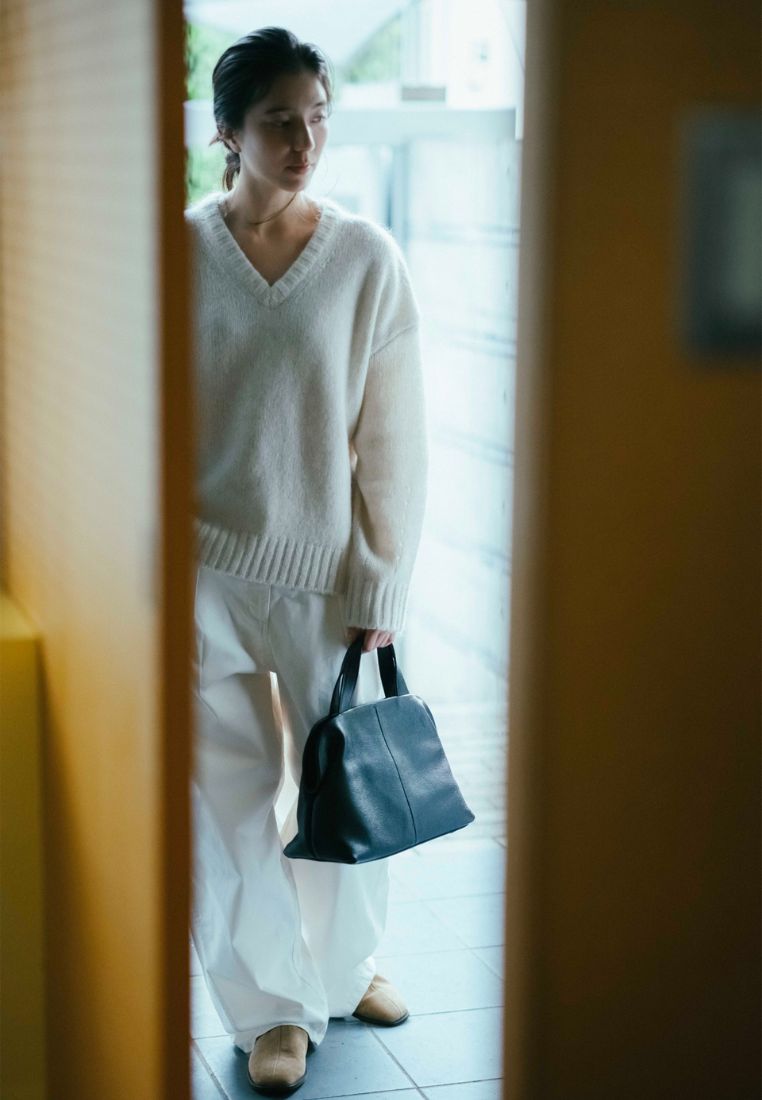 PAVE TOTE BAG (SOFT BLACK)