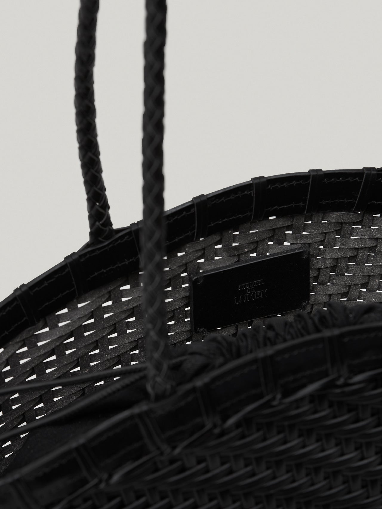 TWIG BASKET SHOULDER BAG (DRIED BLACK)