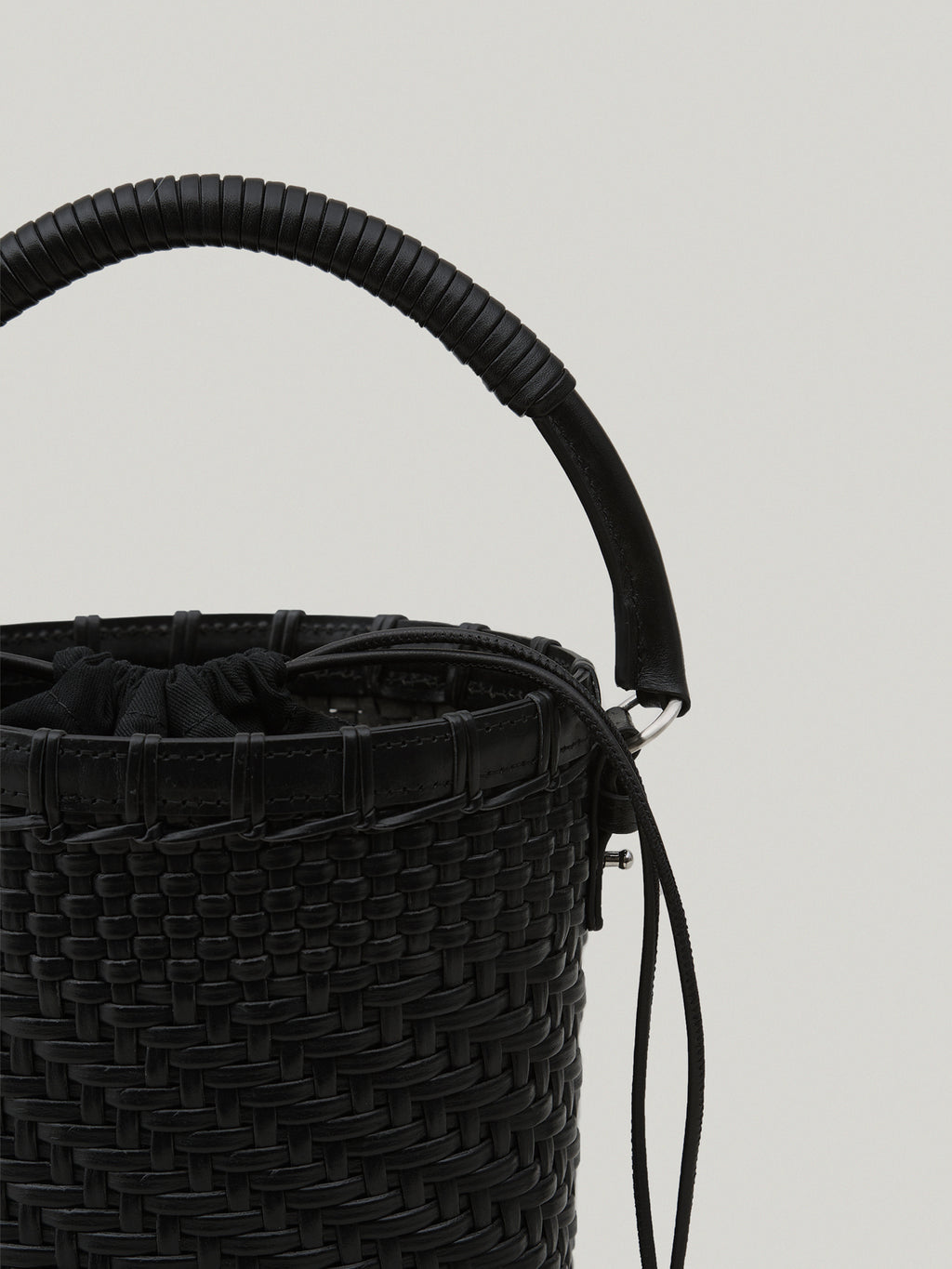 TWIG BASKET TOTE BAG (DRIED BLACK)