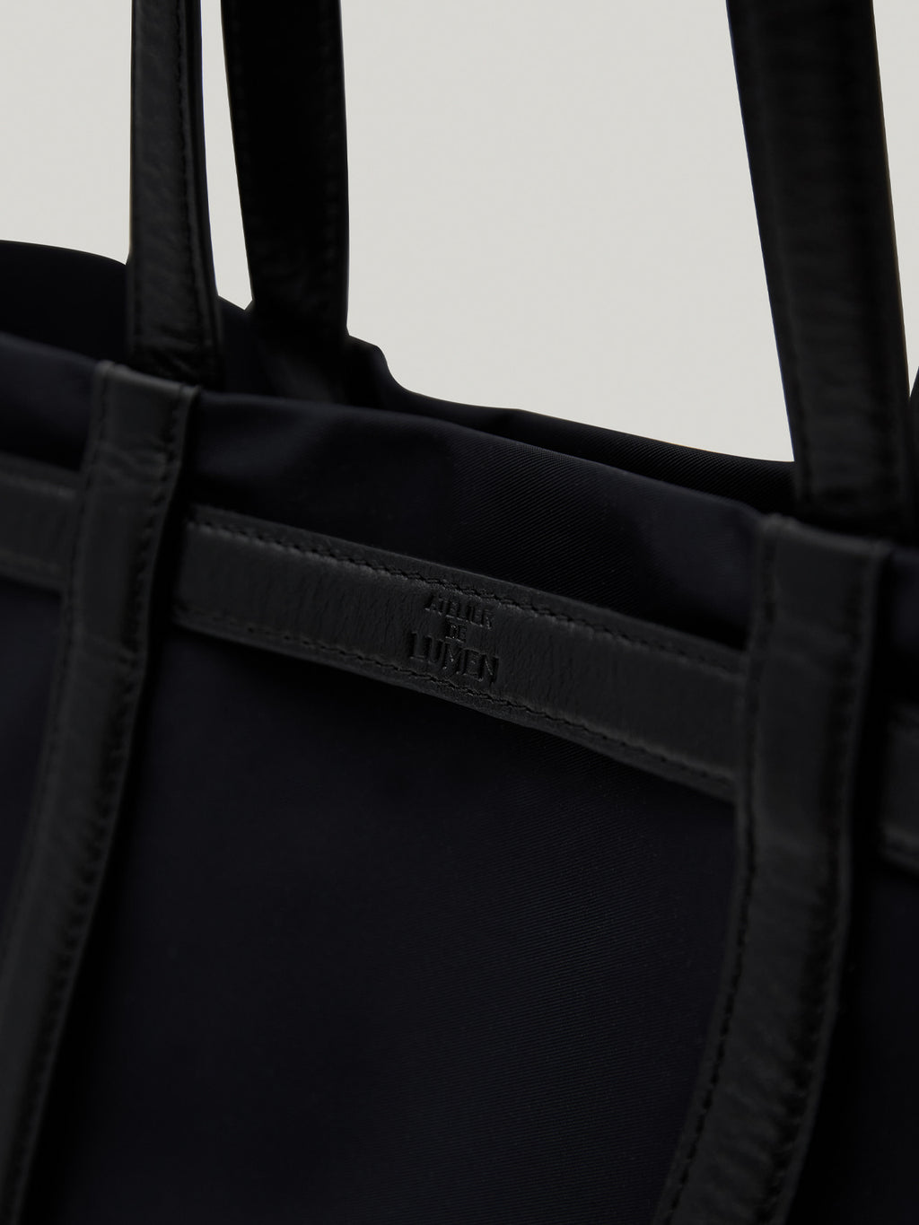 VOYAGE SHOPPER BAG (INDIGO BLACK)