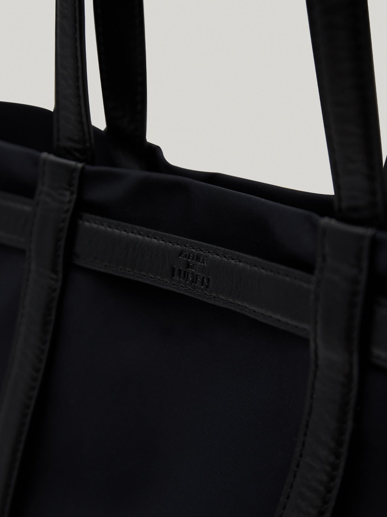 VOYAGE SHOPPER BAG (INDIGO BLACK)