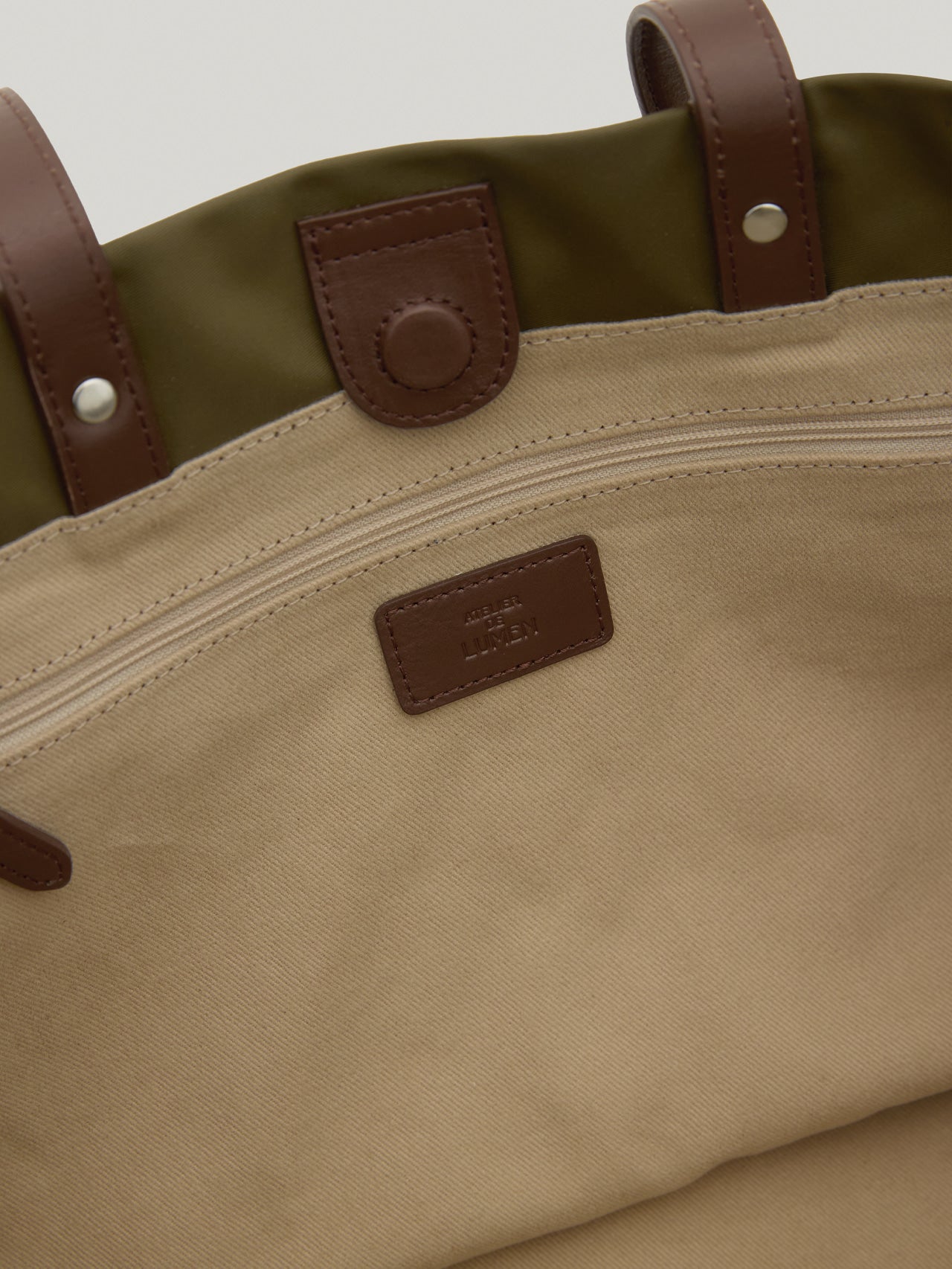 VOYAGE SHOPPER BAG (KHAKI BROWN)